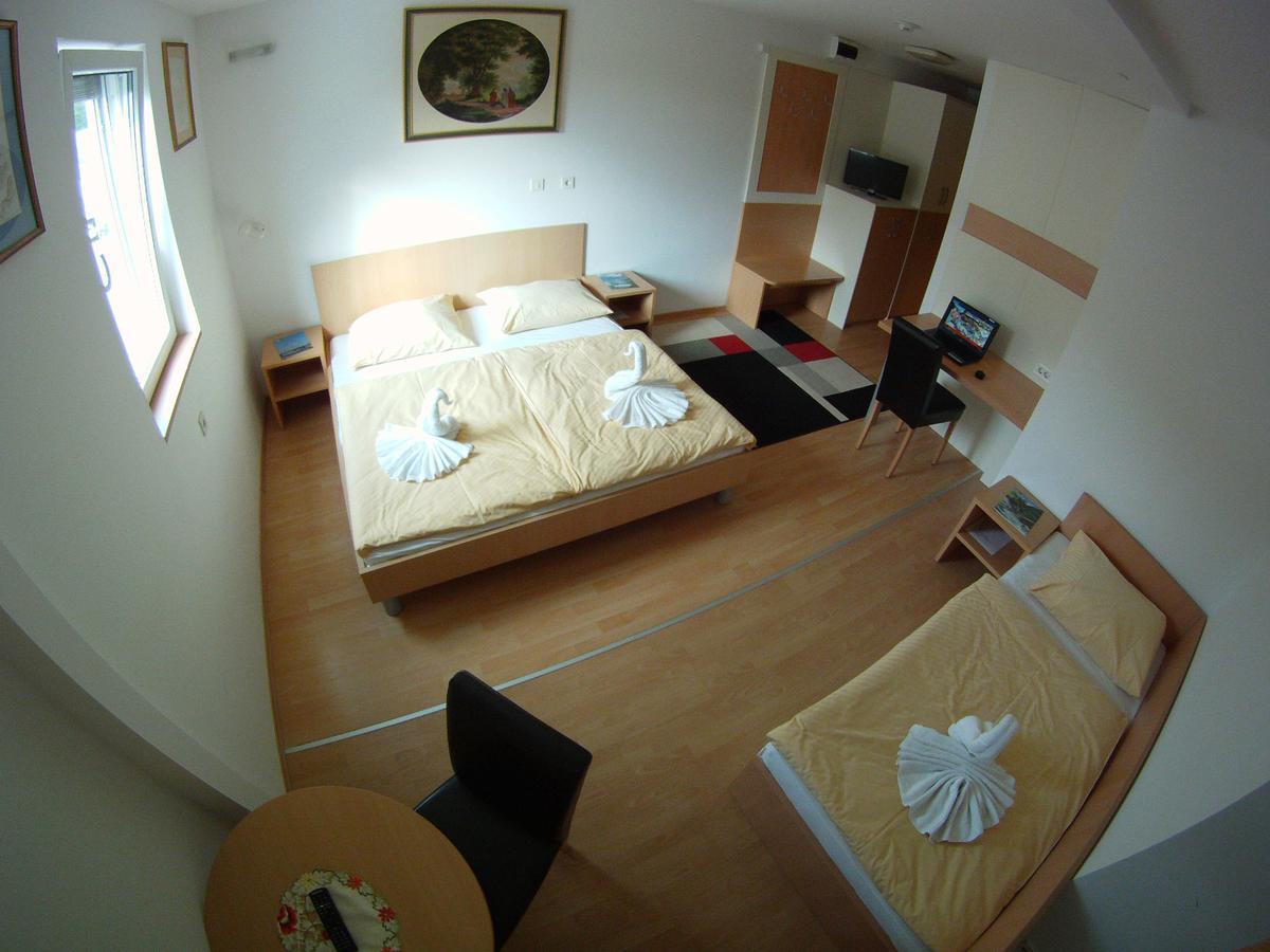 Hotel Galaksija Trebnje ภายนอก รูปภาพ