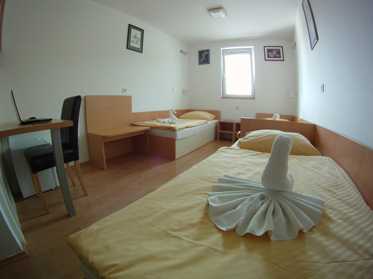 Hotel Galaksija Trebnje ภายนอก รูปภาพ