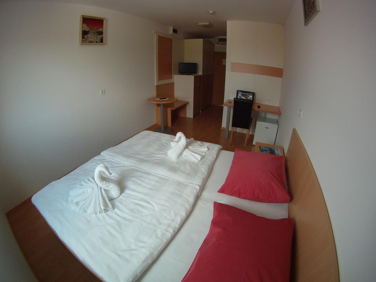 Hotel Galaksija Trebnje ภายนอก รูปภาพ