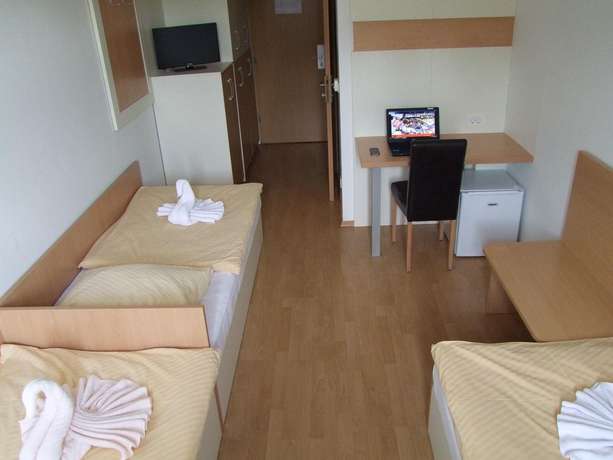 Hotel Galaksija Trebnje ภายนอก รูปภาพ