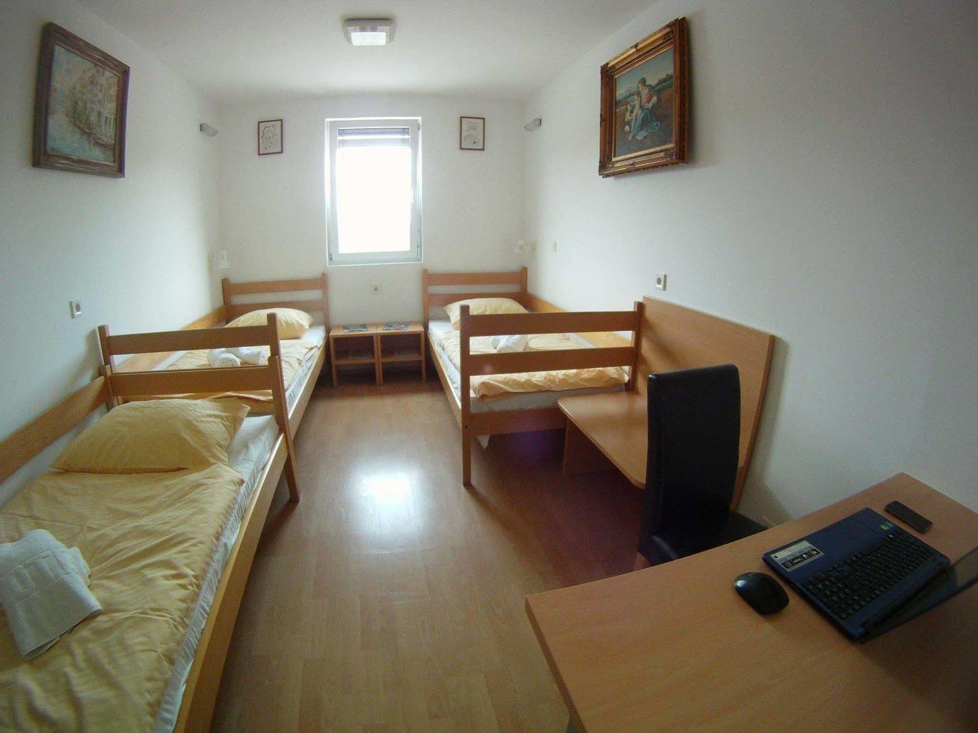 Hotel Galaksija Trebnje ภายนอก รูปภาพ