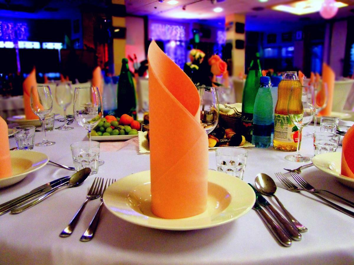 Hotel Galaksija Trebnje ภายนอก รูปภาพ